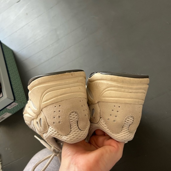 Adidas Yeezy Boost 700 Low Analog EG7596 Sneakers Shoes Grey White Suede, 38.5 - Picture 4 of 7